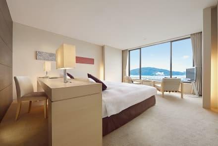 鳥羽国際ホテル宿泊招待状の利用で得られる、上質な滞在をイメージした客室写真。